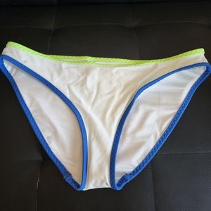 AERIE BIKINI BOTTOM MEDIUM